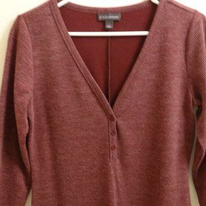 MAROON SWEATER DRESS.   MADE BY BOLD ELEMENTS . SIZE LARGE